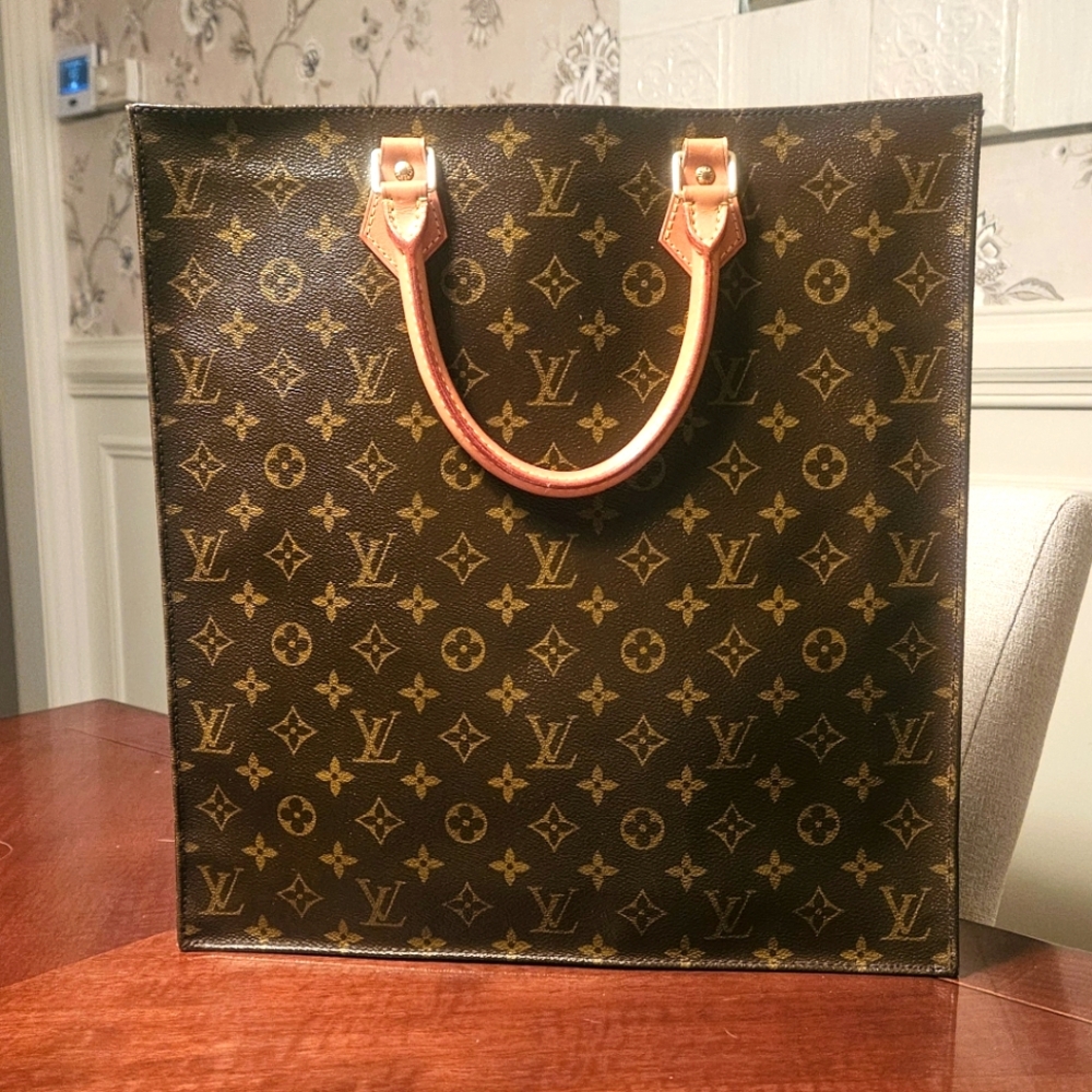 💥SALE💥Louis Vuitton Sac Plat Monogram Tote In Great Condition W/Dustbag